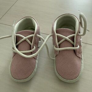 Veja baby girl soft sole booties size US4